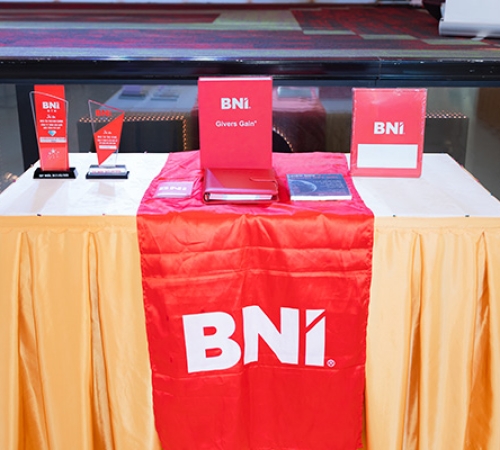 QUÀ TẶNG PHÚ QUÝ ĐỒNG HÀNH VỚI VAI TRÒ NHÀ TÀI TRỢ KIM CƯƠNG TẠI SỰ KIỆN BNI BTN