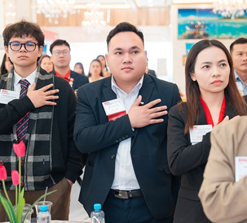 QUÀ TẶNG PHÚ QUÝ ĐỒNG HÀNH VỚI VAI TRÒ NHÀ TÀI TRỢ KIM CƯƠNG TẠI SỰ KIỆN BNI BTN