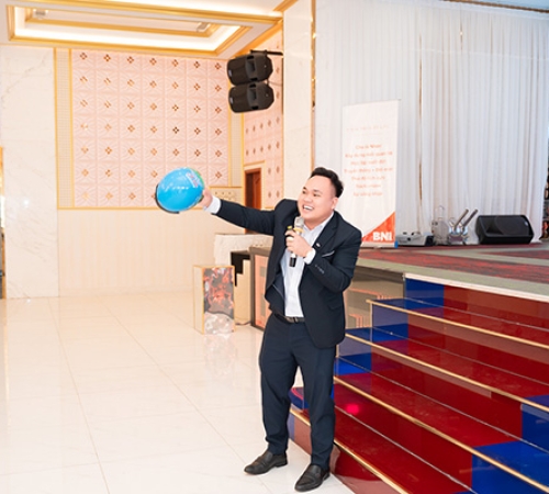 QUÀ TẶNG PHÚ QUÝ ĐỒNG HÀNH VỚI VAI TRÒ NHÀ TÀI TRỢ KIM CƯƠNG TẠI SỰ KIỆN BNI BTN