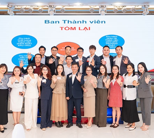 QUÀ TẶNG PHÚ QUÝ ĐỒNG HÀNH VỚI VAI TRÒ NHÀ TÀI TRỢ KIM CƯƠNG TẠI SỰ KIỆN BNI BTN