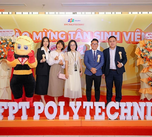 QUÀ TẶNG PHÚ QUÝ THAM DỰ LỄ KHAI GIẢNG TẠI TRƯỜNG CAO ĐẲNG FPT POLYTECHNIC QUY NHƠN