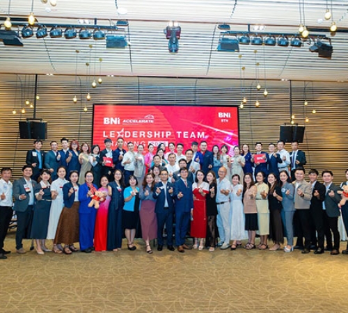 QUÀ TẶNG PHÚ QUÝ THAM GIA BNI CRYSTAL LEADERSHIP TEAM TRAINING 2026