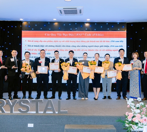 ĐỒNG HÀNH CÙNG KẾT NỐI - PHÚ QUÝ THAM GIA NGÀY HỘI KHÁCH MỜI BNI CRYSTAL