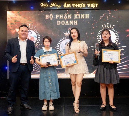 QUÀ TẶNG PHÚ QUÝ TỔNG KẾT QUÝ 1/2025: TỰ HÀO HÀNH TRÌNH – SẴN SÀNG BỨT PHÁ