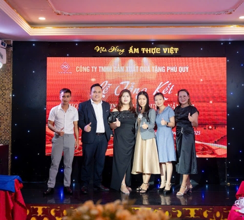 QUÀ TẶNG PHÚ QUÝ TỔNG KẾT QUÝ 1/2025: TỰ HÀO HÀNH TRÌNH – SẴN SÀNG BỨT PHÁ