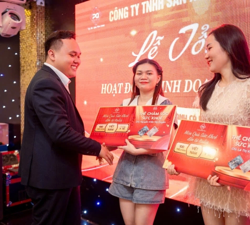 QUÀ TẶNG PHÚ QUÝ TỔNG KẾT QUÝ 1/2025: TỰ HÀO HÀNH TRÌNH – SẴN SÀNG BỨT PHÁ