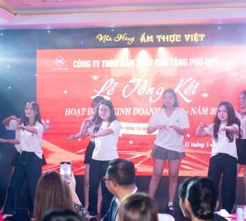 QUÀ TẶNG PHÚ QUÝ TỔNG KẾT QUÝ 1/2025: TỰ HÀO HÀNH TRÌNH – SẴN SÀNG BỨT PHÁ