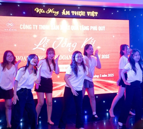 QUÀ TẶNG PHÚ QUÝ TỔNG KẾT QUÝ 1/2025: TỰ HÀO HÀNH TRÌNH – SẴN SÀNG BỨT PHÁ