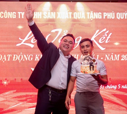 QUÀ TẶNG PHÚ QUÝ TỔNG KẾT QUÝ 1/2025: TỰ HÀO HÀNH TRÌNH – SẴN SÀNG BỨT PHÁ