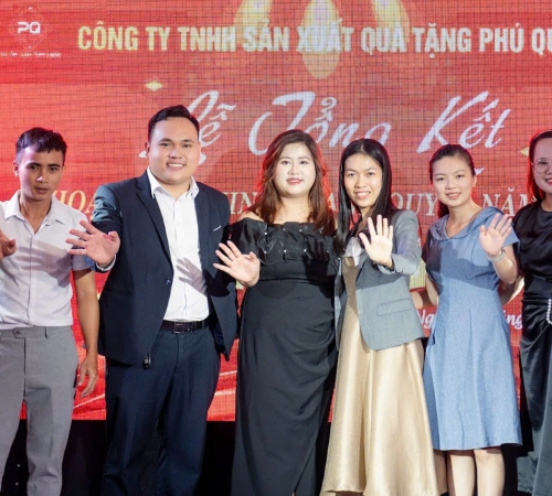 QUÀ TẶNG PHÚ QUÝ TỔNG KẾT QUÝ 1/2025: TỰ HÀO HÀNH TRÌNH – SẴN SÀNG BỨT PHÁ