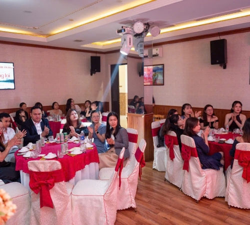 QUÀ TẶNG PHÚ QUÝ TỔNG KẾT QUÝ 1/2025: TỰ HÀO HÀNH TRÌNH – SẴN SÀNG BỨT PHÁ