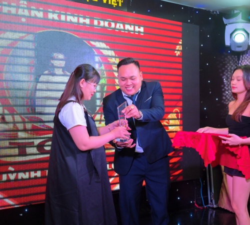 TỔNG KẾT QUÝ II/2025 – VINH DANH NHỮNG CHIẾN BINH XUẤT SẮC CỦA PHÚ QUÝ