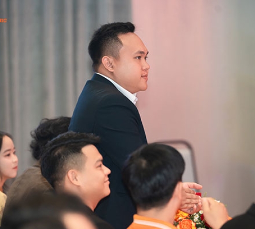 QUÀ TẶNG PHÚ QUÝ THAM GIA LỄ TỐT NGHIỆP CỦA TRƯỜNG FPT POLYTECHNIC QUY NHƠN
