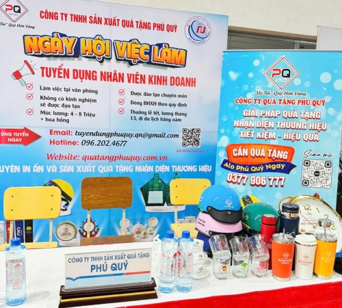 QUÀ TẶNG PHÚ QUÝ GHI DẤU ẤN TẠI NGÀY HỘI VIỆC LÀM – QNU’S JOB FAIR 2025 – KHẲNG ĐỊNH UY TÍN VÀ GẮN KẾT VỚI SINH VIÊN