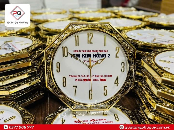 ĐỒNG HỒ TREO TƯỜNG ĐA GIÁC HOA VĂN VIỀN XI VÀNG 12 SỐ NỔI 32CM