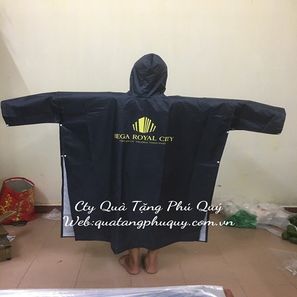 Quà tặng áo mưa in logo tại Phú Quý