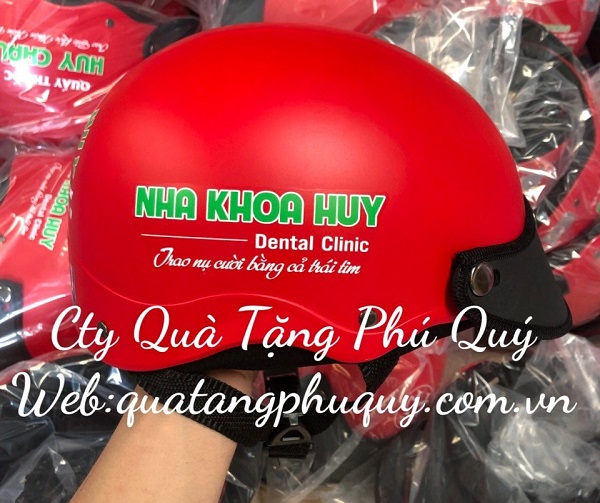 dịch vụ in logo nón bảo hiểm quảng cáo Phú Quý