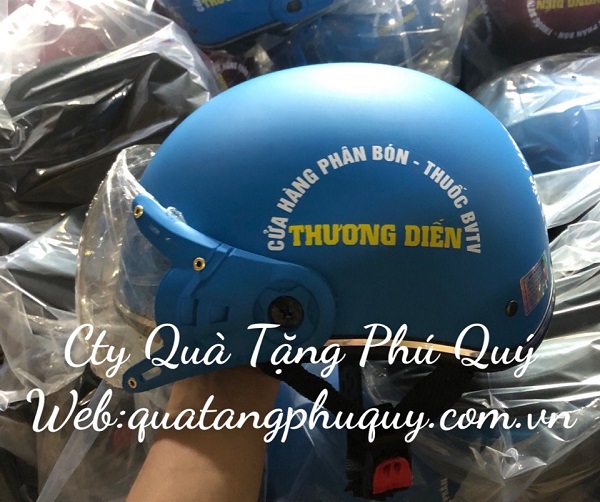 Thiết kế nón bảo hiểm in logo Phú Quý