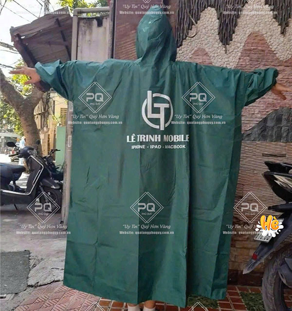 Áo mưa in logo công ty giúp tăng nhận diện thương hiệu