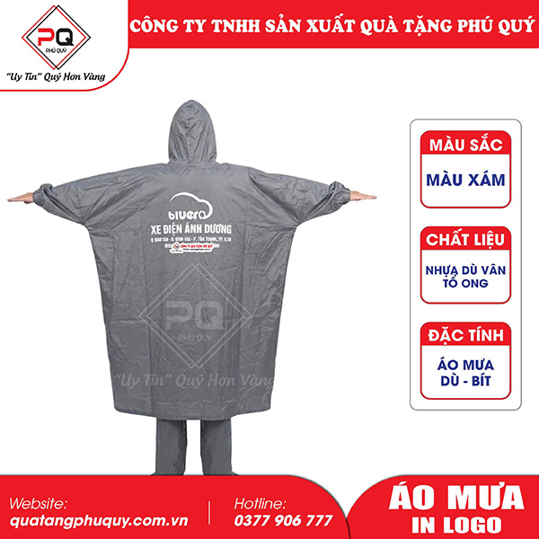 Áo mưa in logo là quà tặng phù hợp với thời tiết Hà Nội với mùa mưa kéo dài