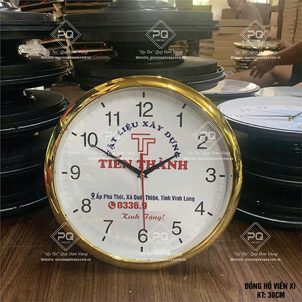 Đồng hồ in logo cửa hàng vật liệu xây dựng Tiến Thành