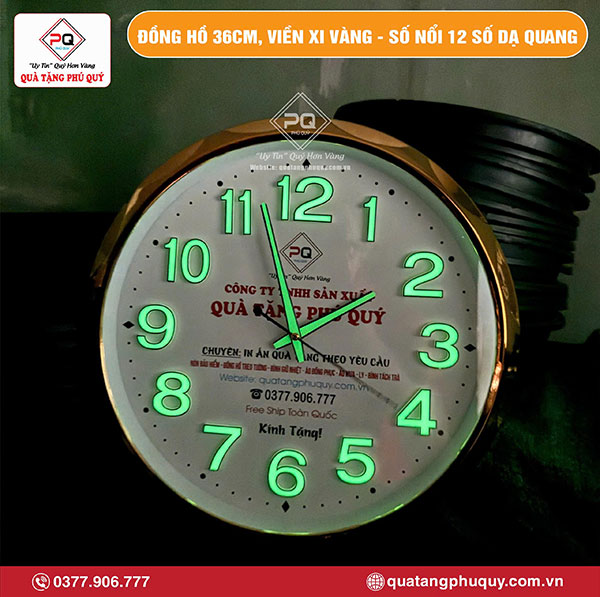 Đồng hồ treo tường in logo số dạ quang làm quà tặng theo yêu cầu Đồng hồ treo tường in logo số dạ quang làm quà tặng theo yêu cầu