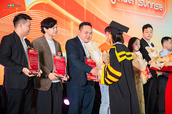 Quà Tặng Phú Quý - Nơi nuôi dưỡng cơ hội cho các bạn sinh viên Quà Tặng Phú Quý - Nơi nuôi dưỡng cơ hội cho các bạn sinh viên