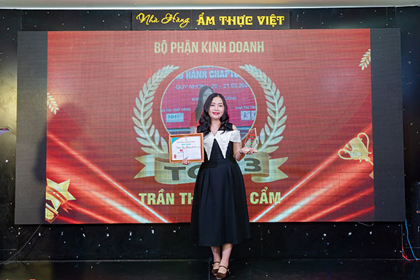 Top 3 nhân viên kinh doanh xuất sắc