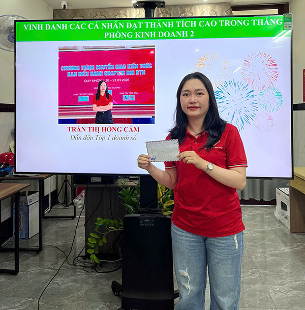 Hồng Cầm - Top 1 doanh số của phòng kinh doanh 2