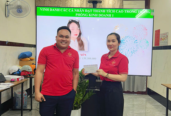 Top 1 doanh số phòng kinh doanh 1 - Lê Thị Kiều Yên