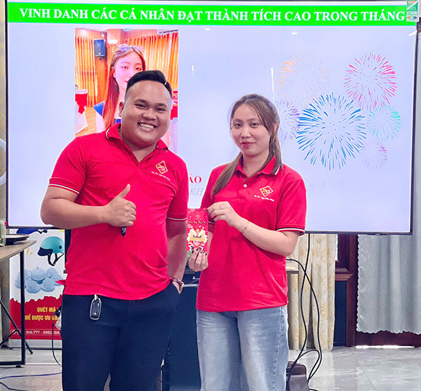 Nhân viên có số lượng khách hàng mới kết bạn cao nhất tháng