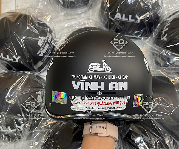 Quà Tặng Phú Quý chuyên sản xuất và in mũ bảo hiểm quảng cáo giá rẻ