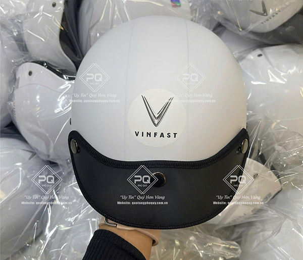 Địa chỉ in mũ bảo hiểm Vinfast theo yêu cầu uy tín, chất lượng