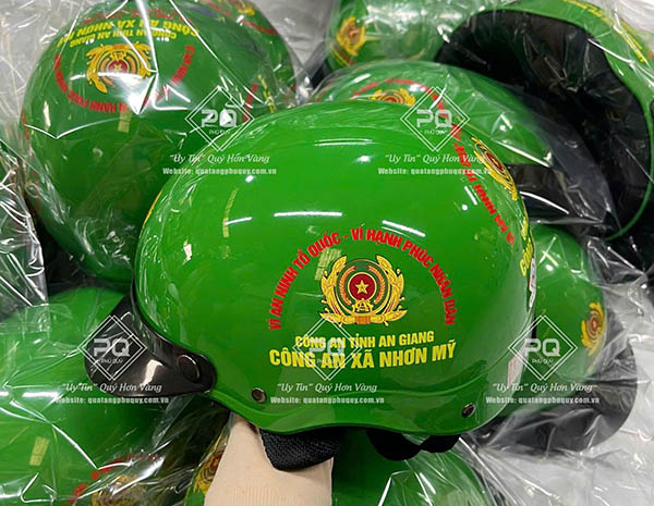 Phú Quý cung cấp đa dạng mẫu nón bảo hiểm in logo phù hợp với mọi ngành nghề