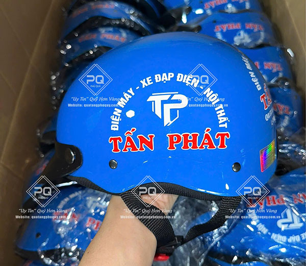 Chọn xưởng sản xuất mũ bảo hiểm in logo uy tín để đảm bảo chất lượng sản phẩm