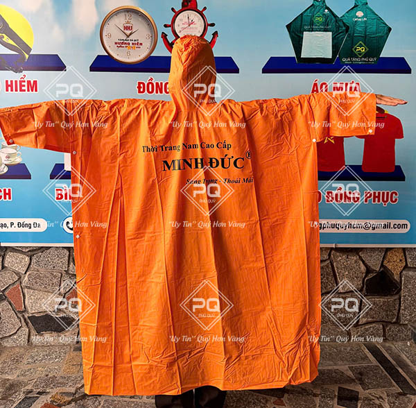Áo mưa in logo - Món quà tiện ích thiết thực