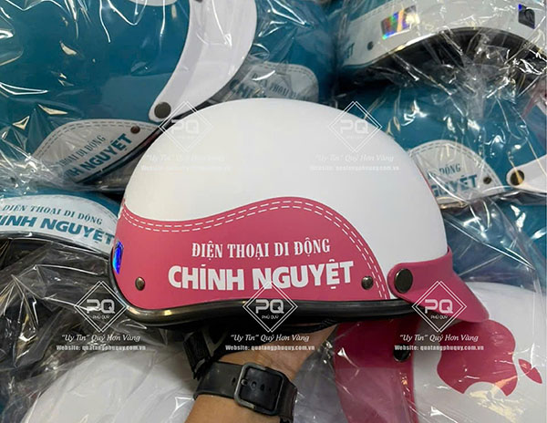 Quà tặng nón bảo hiểm in logo cho khách hàng tiềm năng