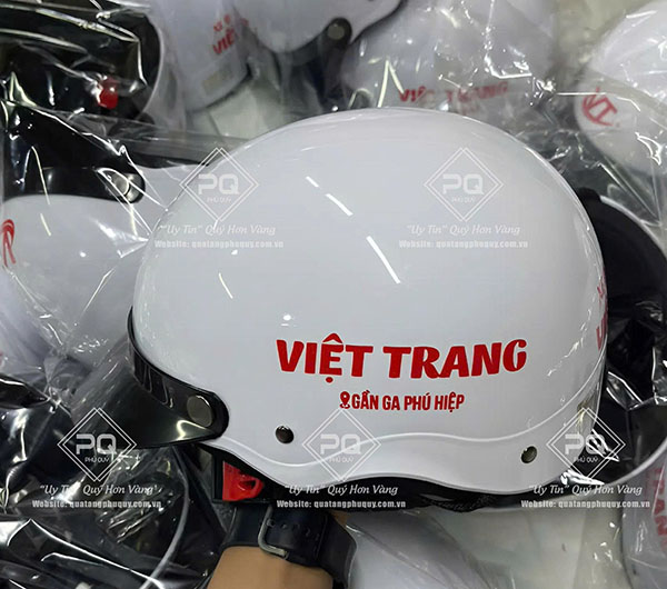 Kinh nghiệm chọn xưởng in logo uy tín cho cửa hàng xe điện