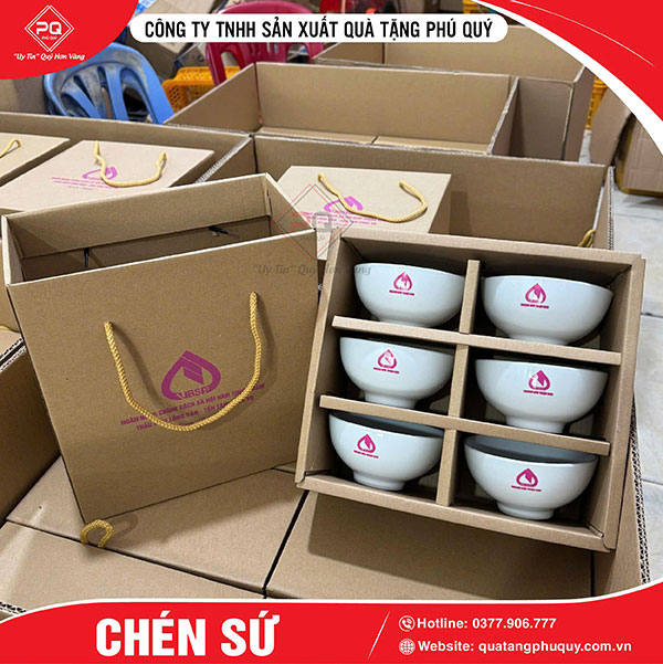 Chén sứ in logo