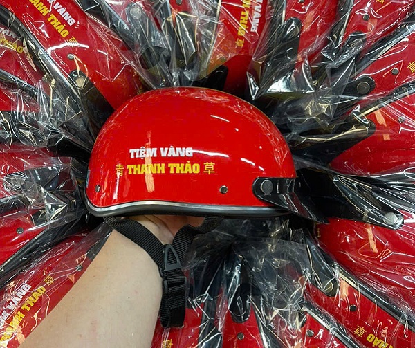 Nón bảo hiểm theo yêu cầu