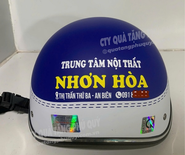 Nón bảo hiểm in logo sản xuất bởi Quà Tặng Phú Quý