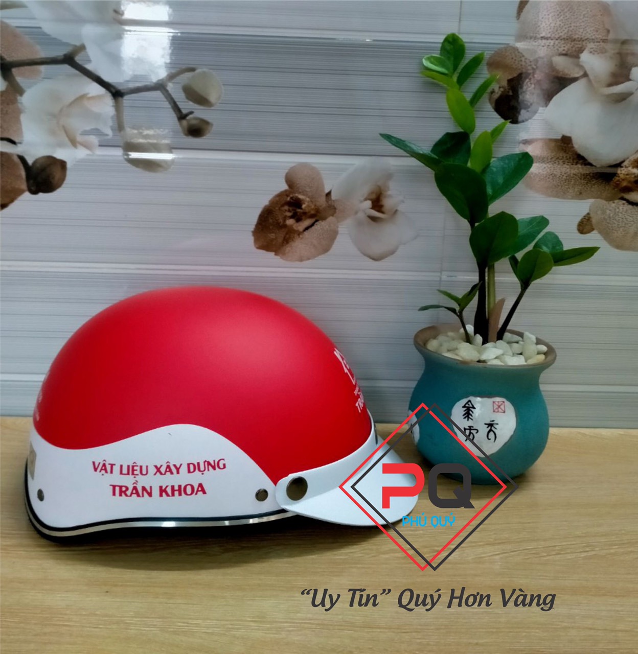 nón bảo hiểm quà tặng